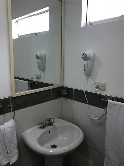 Confortable And Functional Apartment In Miraflores ! Lima Luaran gambar